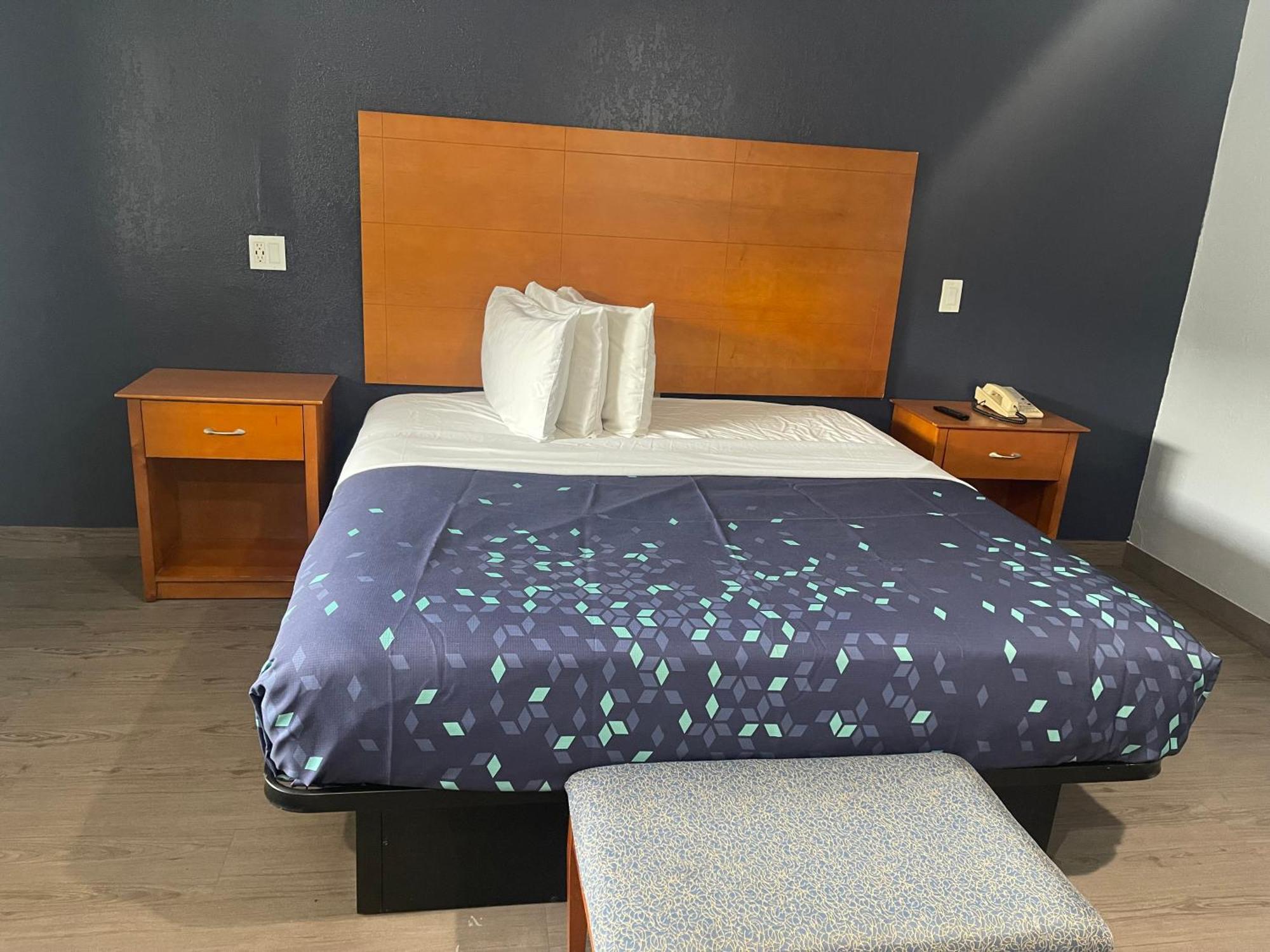 Americas Best Value Inn-Savannah Esterno foto
